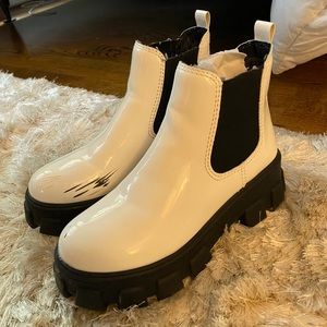 Urban outfitters Chelsea boot